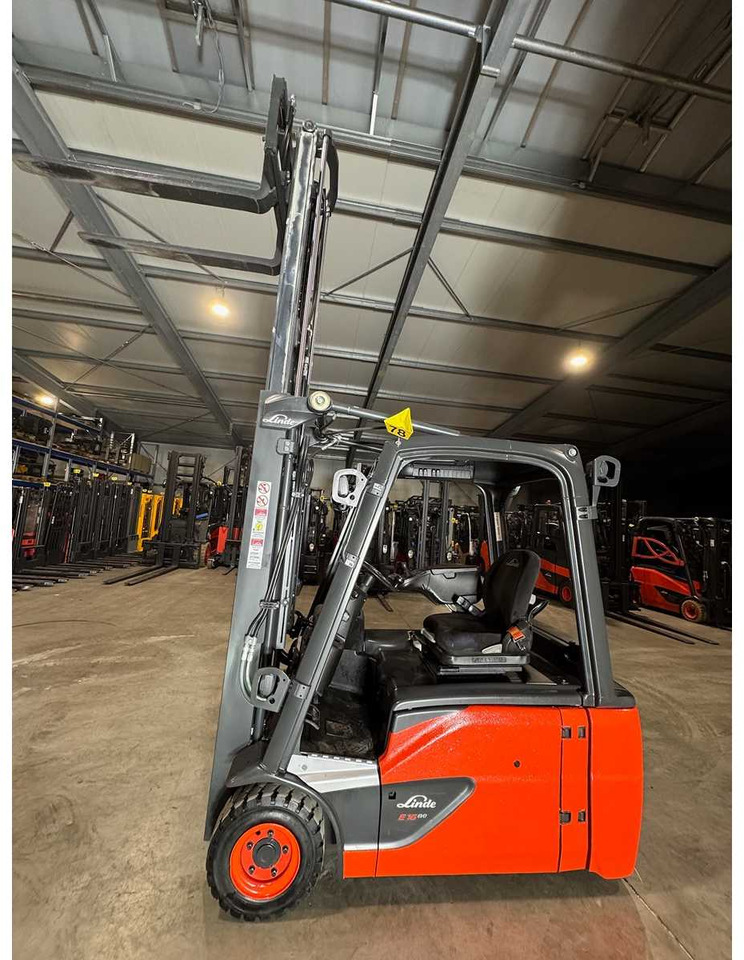 2020 LINDE E16L EVO DUPLEX FREE LIFT 3RD + 4TH VALVE ELECTRIC FORKLIFT 10,364 HOURS - Chariot élévateur: photos 3 2020 LINDE E16L EVO DUPLEX FREE LIFT 3RD + 4TH VALVE ELECTRIC FORKLIFT 10,364 HOURS - Chariot élévateur: photos 3