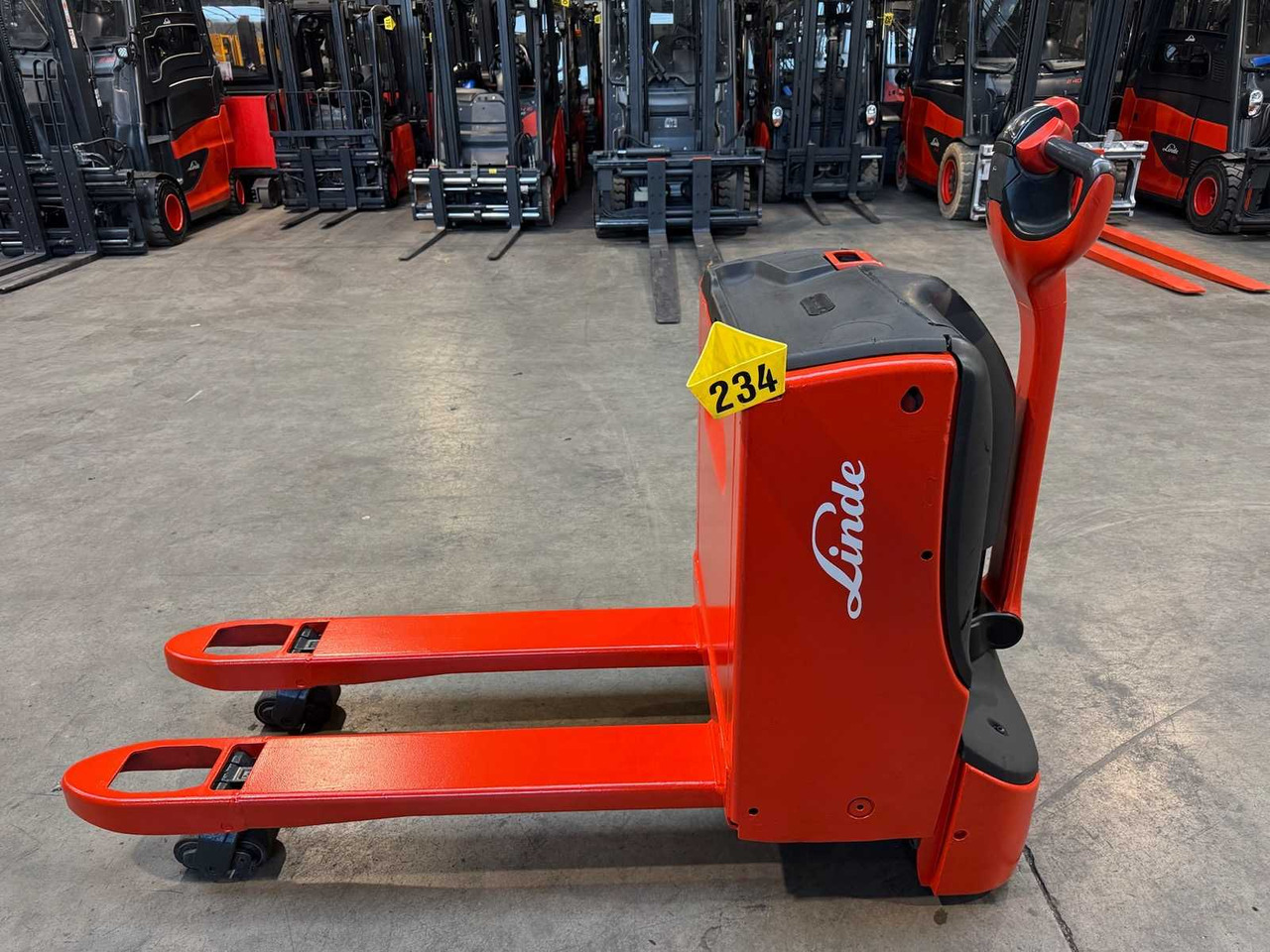 2020 SERVICE 12/2026 LINDE T16 1,600KG PALLET TRUCK ANT STACKER INITIAL STROKE 1,789 HOURS - Chariot élévateur: photos 1 2020 SERVICE 12/2026 LINDE T16 1,600KG PALLET TRUCK ANT STACKER INITIAL STROKE 1,789 HOURS - Chariot élévateur: photos 1