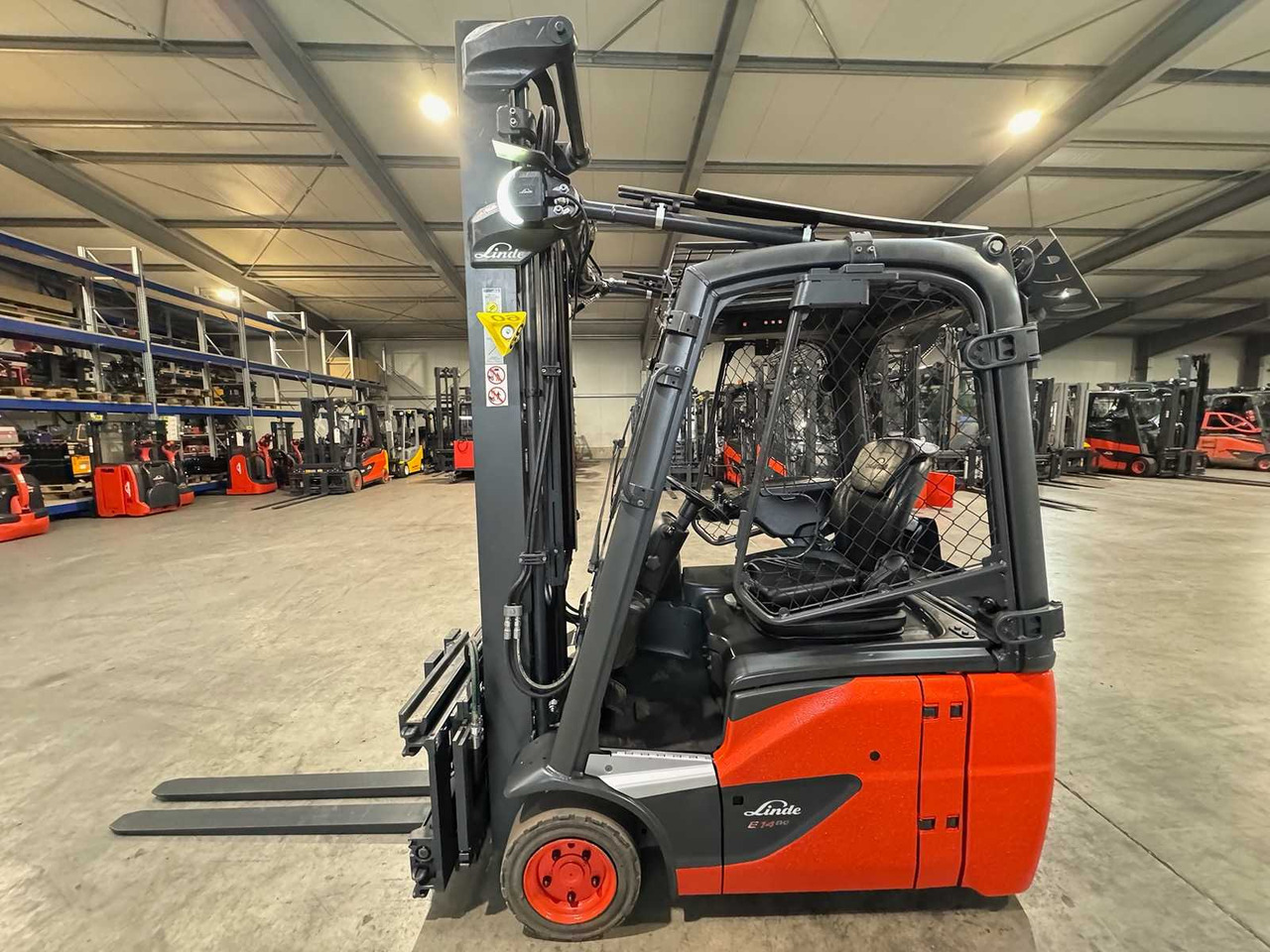 2020 SERVICE + UVV 09/2026 LINDE E14-02 EVO 1.400KG 3.+4. - Chariot élévateur: photos 2 2020 SERVICE + UVV 09/2026 LINDE E14-02 EVO 1.400KG 3.+4. - Chariot élévateur: photos 2