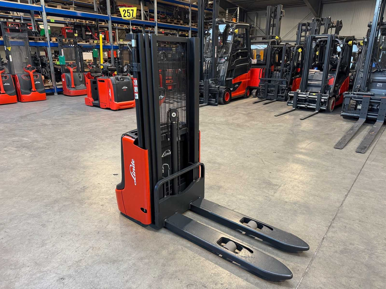 2020 SERVICE + UVV 12/2026 LINDE L12I 1.200KG TRIPLEX 383CM PALLET TRUCK ANT 3.309 HOURS - Chariot élévateur: photos 3 2020 SERVICE + UVV 12/2026 LINDE L12I 1.200KG TRIPLEX 383CM PALLET TRUCK ANT 3.309 HOURS - Chariot élévateur: photos 3