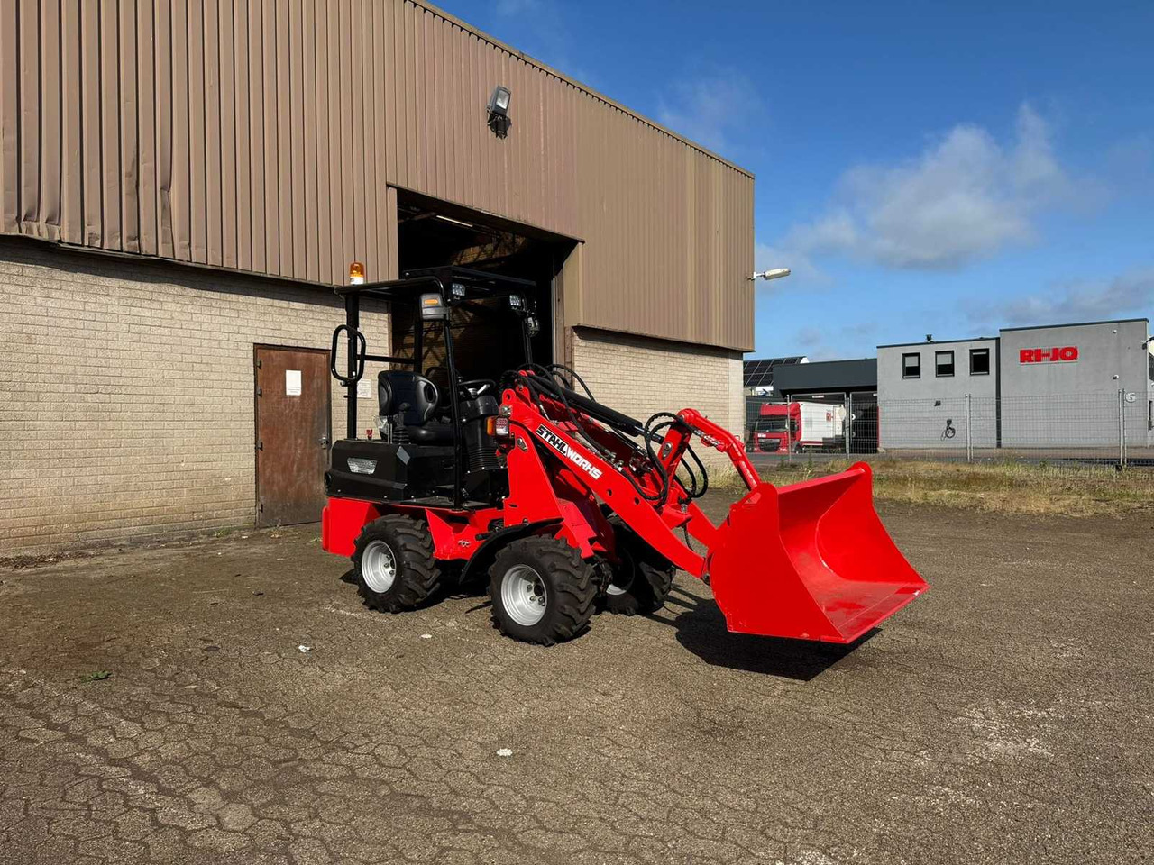 2024 STAHLWORKS R906 SHOVEL - Chargeuse sur pneus: photos 1 2024 STAHLWORKS R906 SHOVEL - Chargeuse sur pneus: photos 1