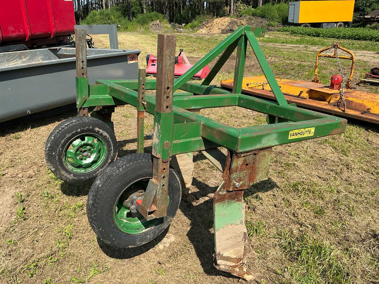 3-tooth subsoiler - Décompacteur: photos 3 3-tooth subsoiler - Décompacteur: photos 3