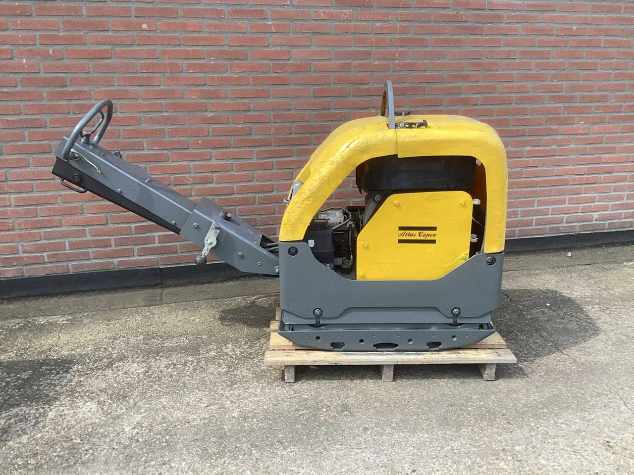 ATLAS COPCO LG504 - Plaque vibrante: photos 3 ATLAS COPCO LG504 - Plaque vibrante: photos 3