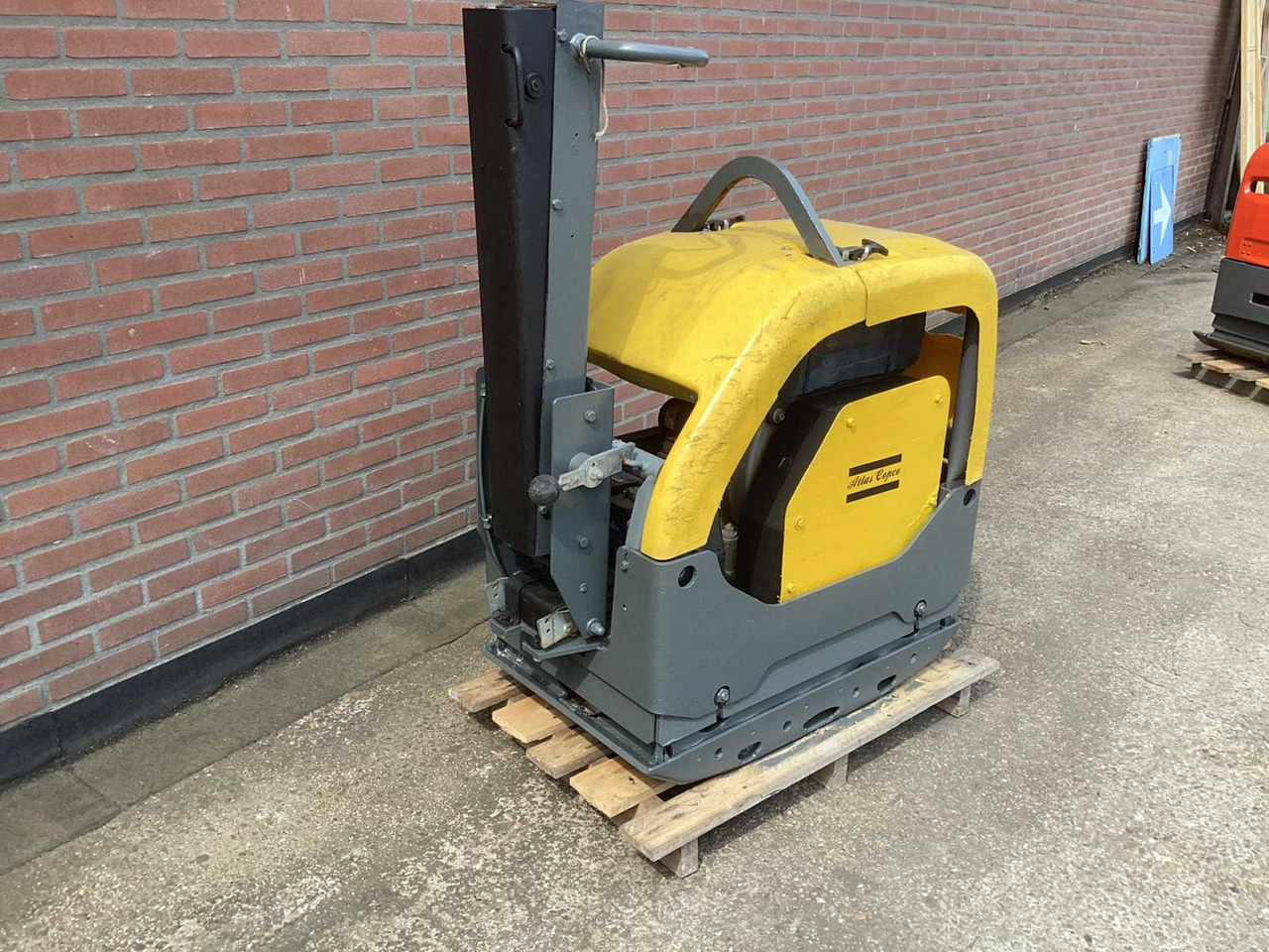 ATLAS COPCO LG504 - Plaque vibrante: photos 5 ATLAS COPCO LG504 - Plaque vibrante: photos 5