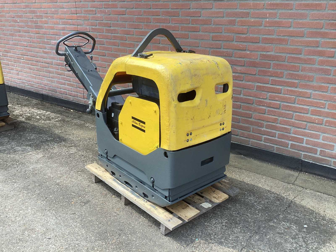 ATLAS COPCO LG504 - Plaque vibrante: photos 4 ATLAS COPCO LG504 - Plaque vibrante: photos 4