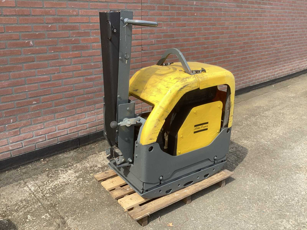 ATLAS COPCO LG504 - Plaque vibrante: photos 5 ATLAS COPCO LG504 - Plaque vibrante: photos 5
