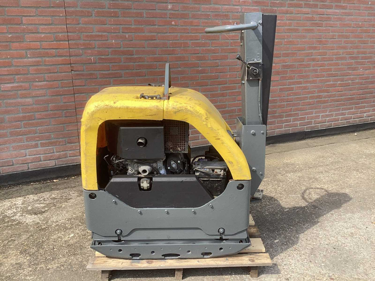 ATLAS COPCO LG504 - Plaque vibrante: photos 2 ATLAS COPCO LG504 - Plaque vibrante: photos 2