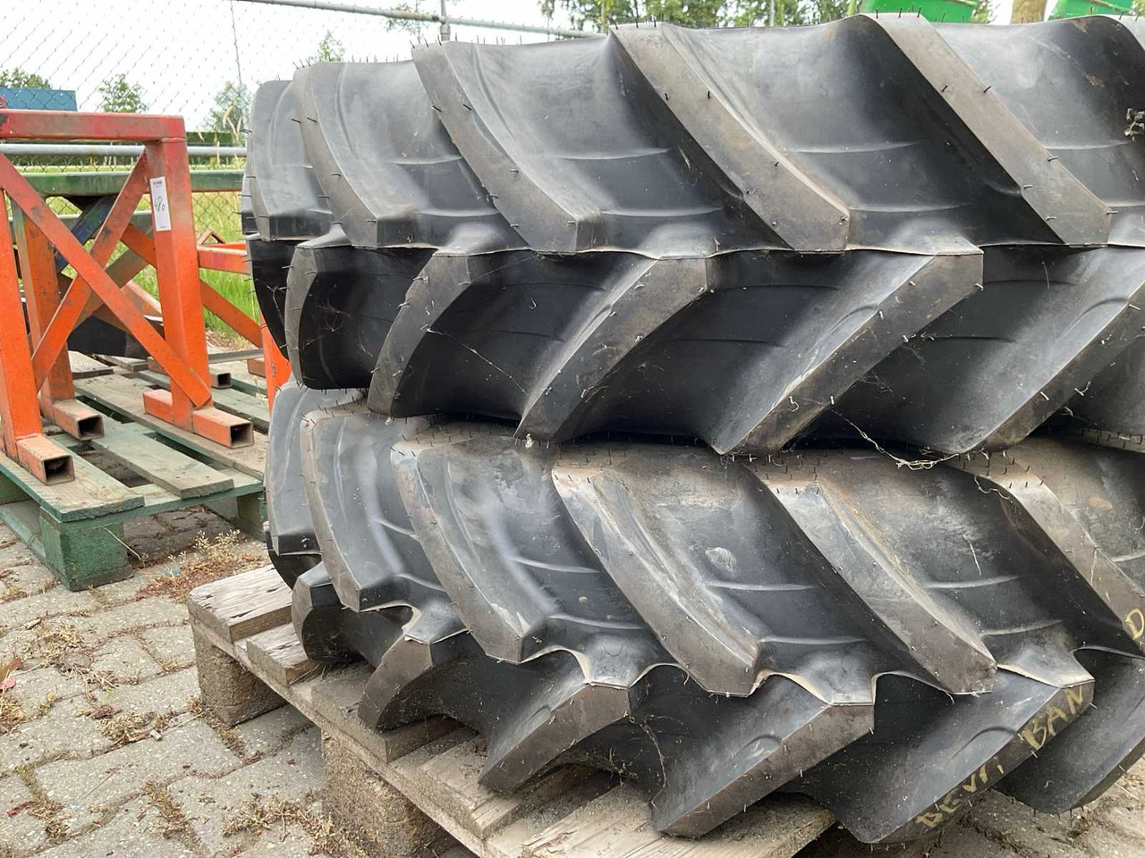 Alliance Agri Star 2 - Pneus et jantes pour Tracteur agricole: photos 2 Alliance Agri Star 2 - Pneus et jantes pour Tracteur agricole: photos 2