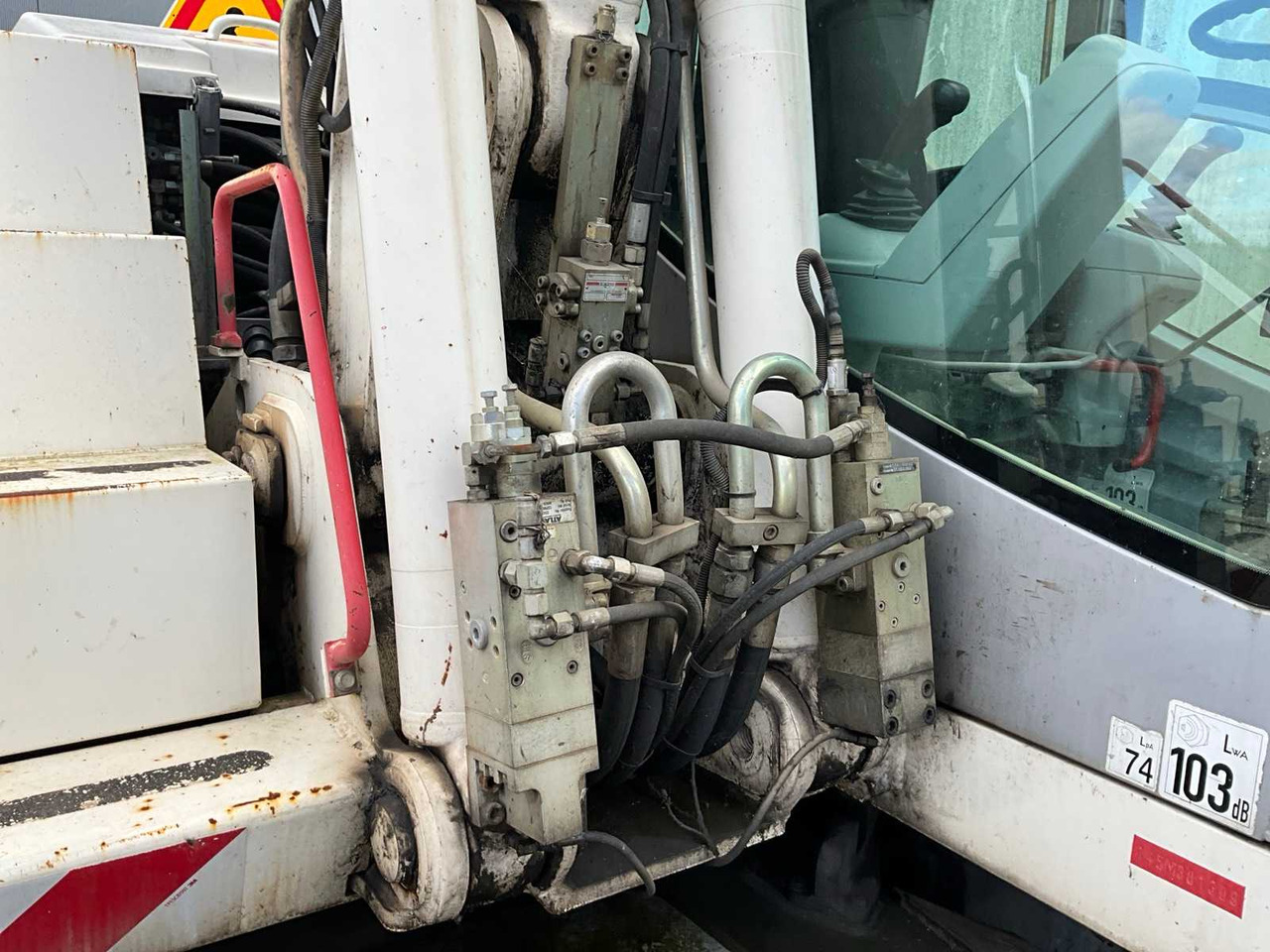 Pelle sur pneus Atlas 1305M: photos 11 Pelle sur pneus Atlas 1305M: photos 11