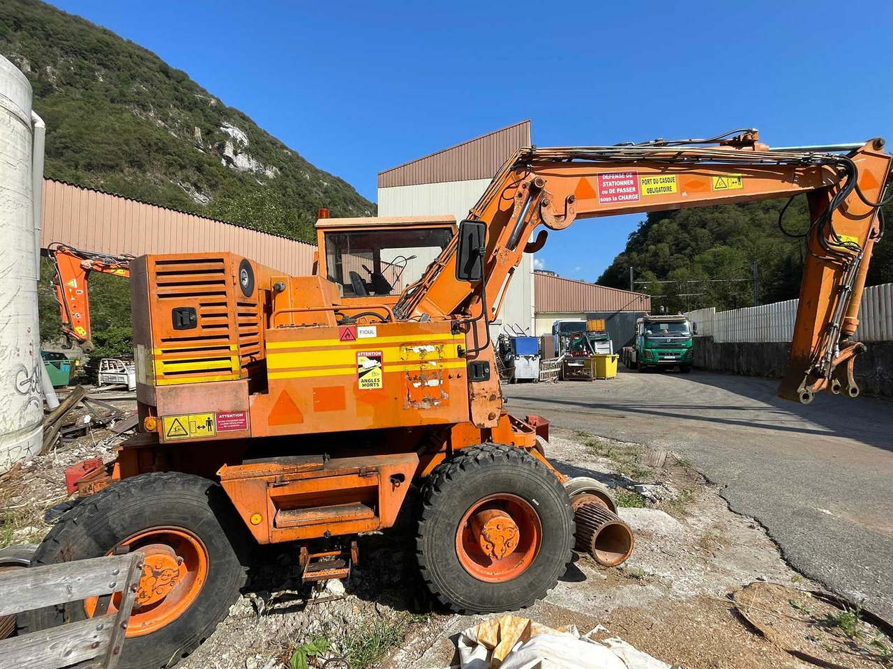 Pelle sur pneus CASE - 1992 - 688P - WHEELED EXCAVATOR: photos 7 Pelle sur pneus CASE - 1992 - 688P - WHEELED EXCAVATOR: photos 7