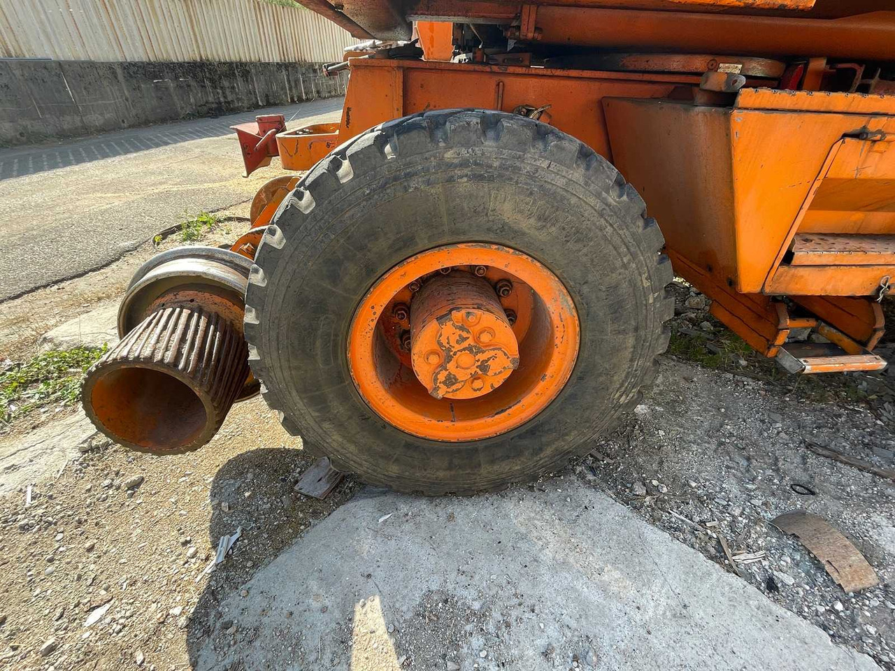 Pelle sur pneus CASE - 1992 - 688P - WHEELED EXCAVATOR: photos 11 Pelle sur pneus CASE - 1992 - 688P - WHEELED EXCAVATOR: photos 11