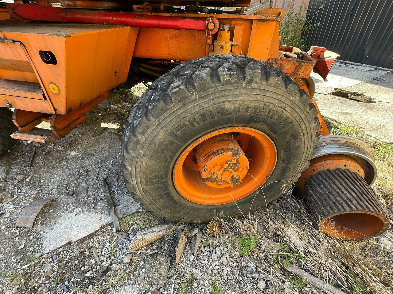 Pelle sur pneus CASE - 1992 - 688P - WHEELED EXCAVATOR: photos 12 Pelle sur pneus CASE - 1992 - 688P - WHEELED EXCAVATOR: photos 12