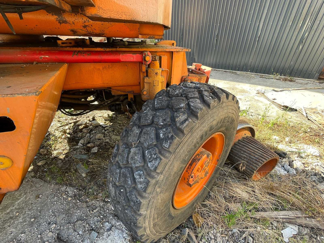 Pelle sur pneus CASE - 1992 - 688P - WHEELED EXCAVATOR: photos 13 Pelle sur pneus CASE - 1992 - 688P - WHEELED EXCAVATOR: photos 13