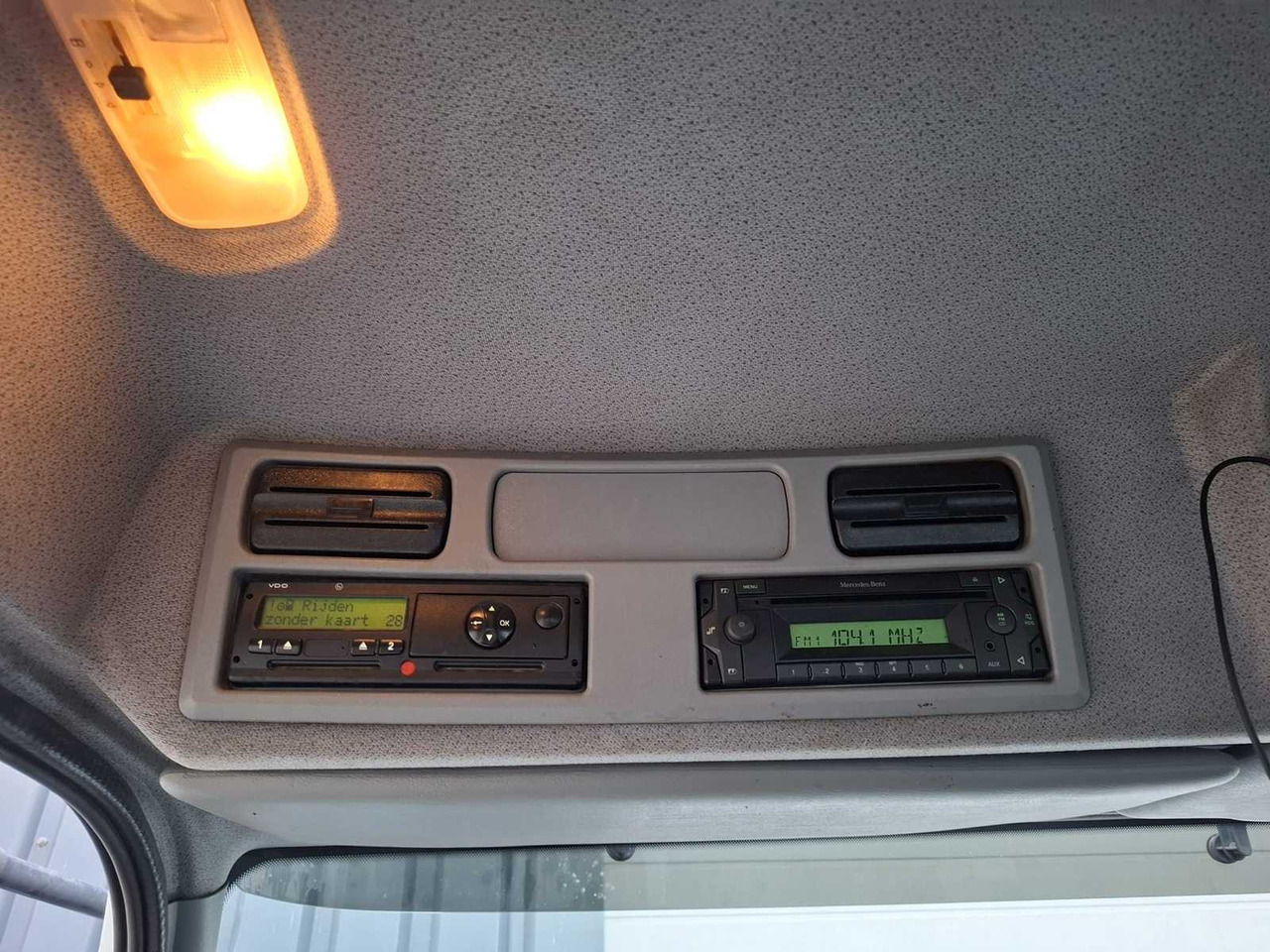 Camion 2009 MERCEDES-BENZ AXOR 1829 L GULLY VACUUM TRUCK: photos 12 Camion 2009 MERCEDES-BENZ AXOR 1829 L GULLY VACUUM TRUCK: photos 12