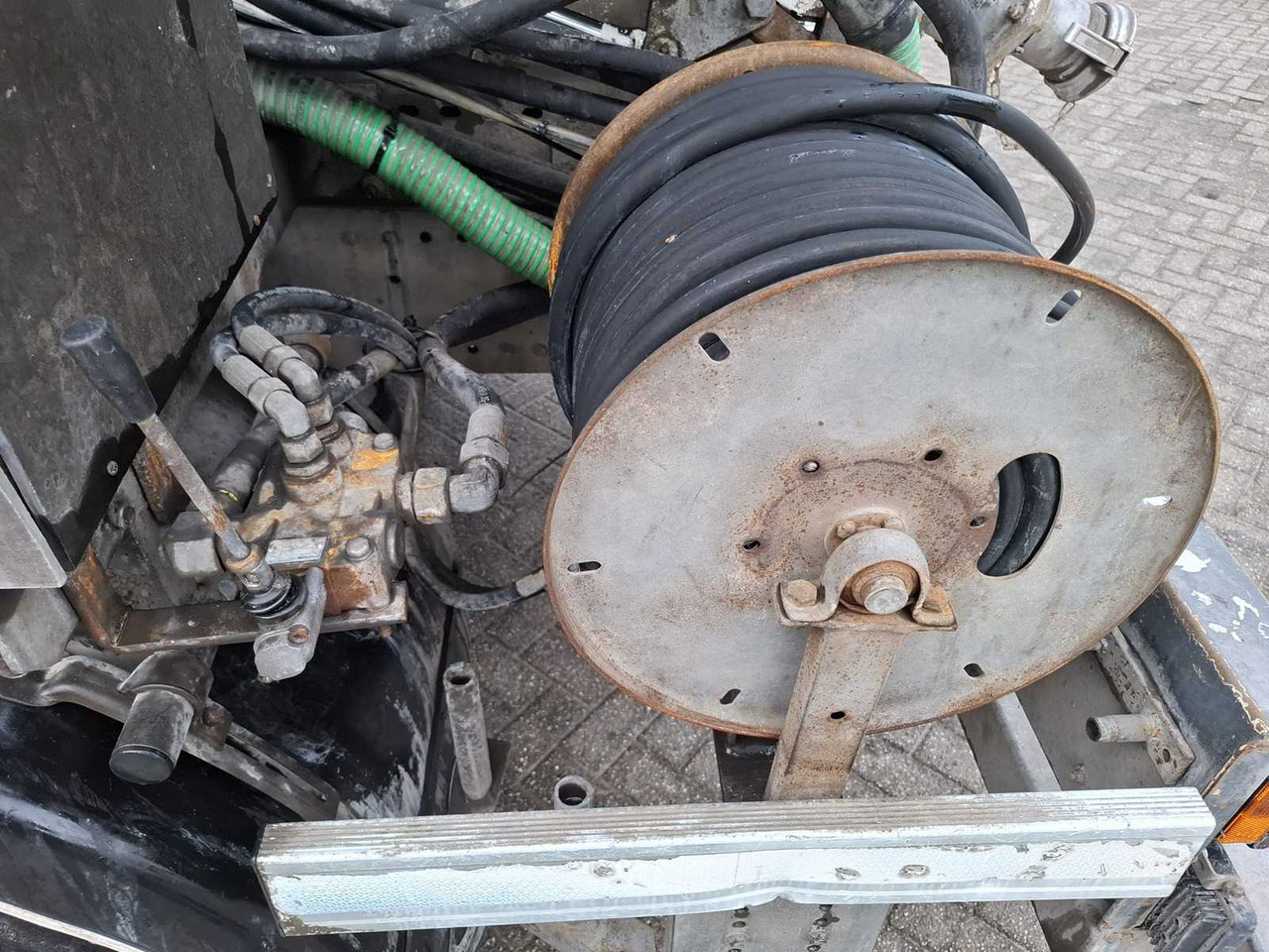 Camion 2009 MERCEDES-BENZ AXOR 1829 L GULLY VACUUM TRUCK: photos 26 Camion 2009 MERCEDES-BENZ AXOR 1829 L GULLY VACUUM TRUCK: photos 26