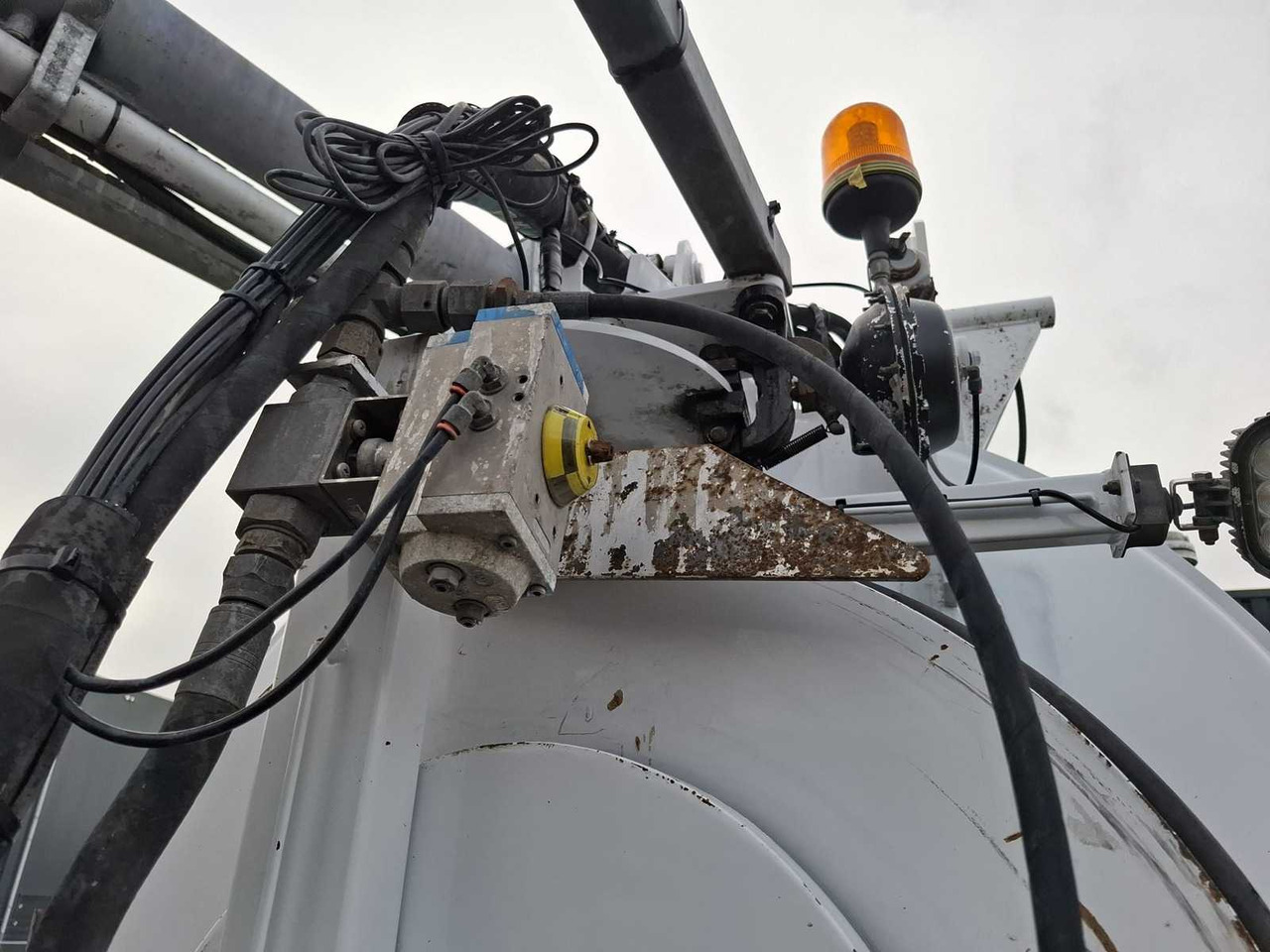 Camion 2009 MERCEDES-BENZ AXOR 1829 L GULLY VACUUM TRUCK: photos 30 Camion 2009 MERCEDES-BENZ AXOR 1829 L GULLY VACUUM TRUCK: photos 30