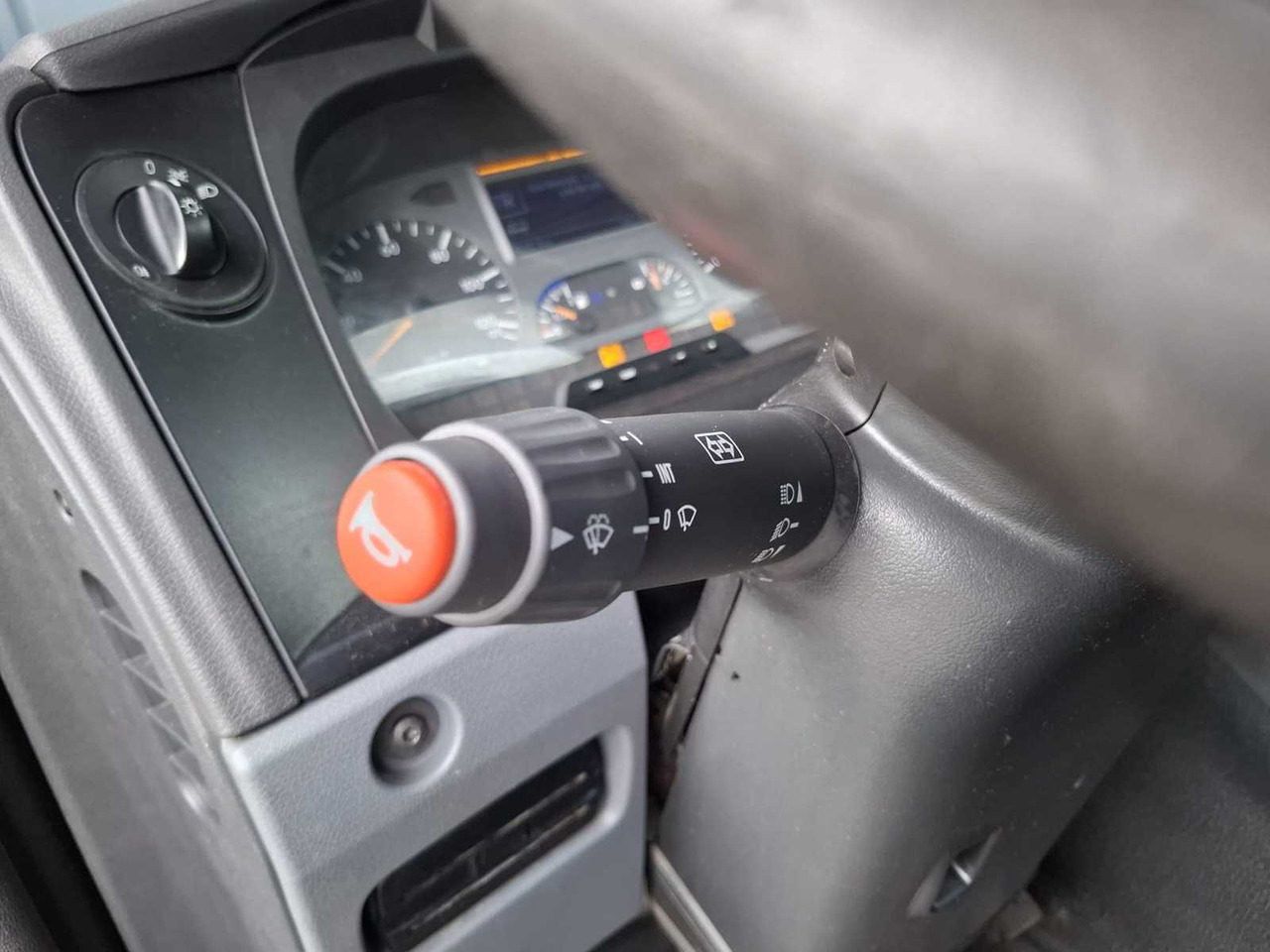 Camion 2009 MERCEDES-BENZ AXOR 1829 L GULLY VACUUM TRUCK: photos 18 Camion 2009 MERCEDES-BENZ AXOR 1829 L GULLY VACUUM TRUCK: photos 18