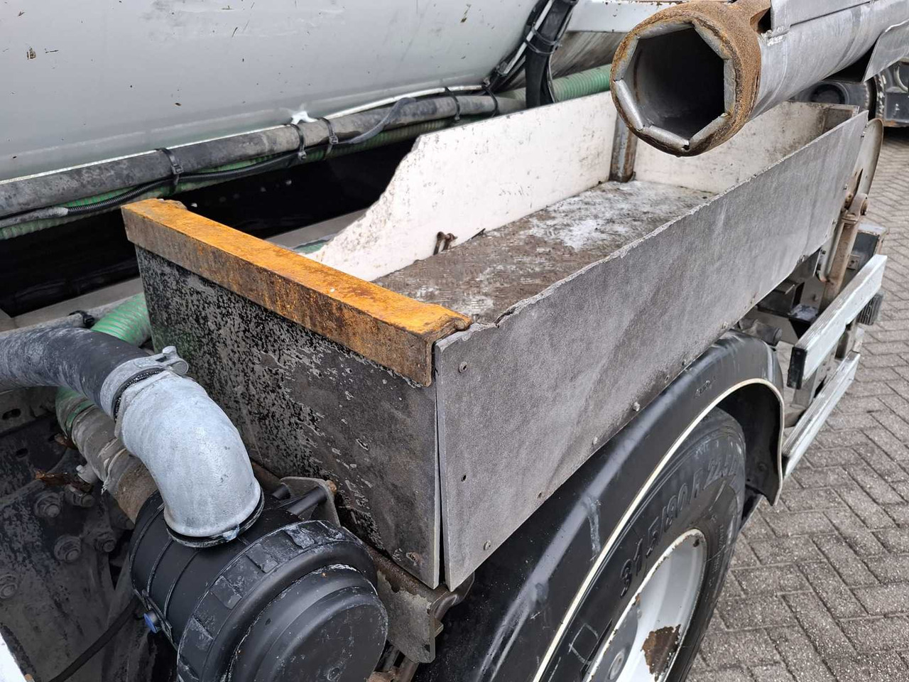 Camion 2009 MERCEDES-BENZ AXOR 1829 L GULLY VACUUM TRUCK: photos 25 Camion 2009 MERCEDES-BENZ AXOR 1829 L GULLY VACUUM TRUCK: photos 25