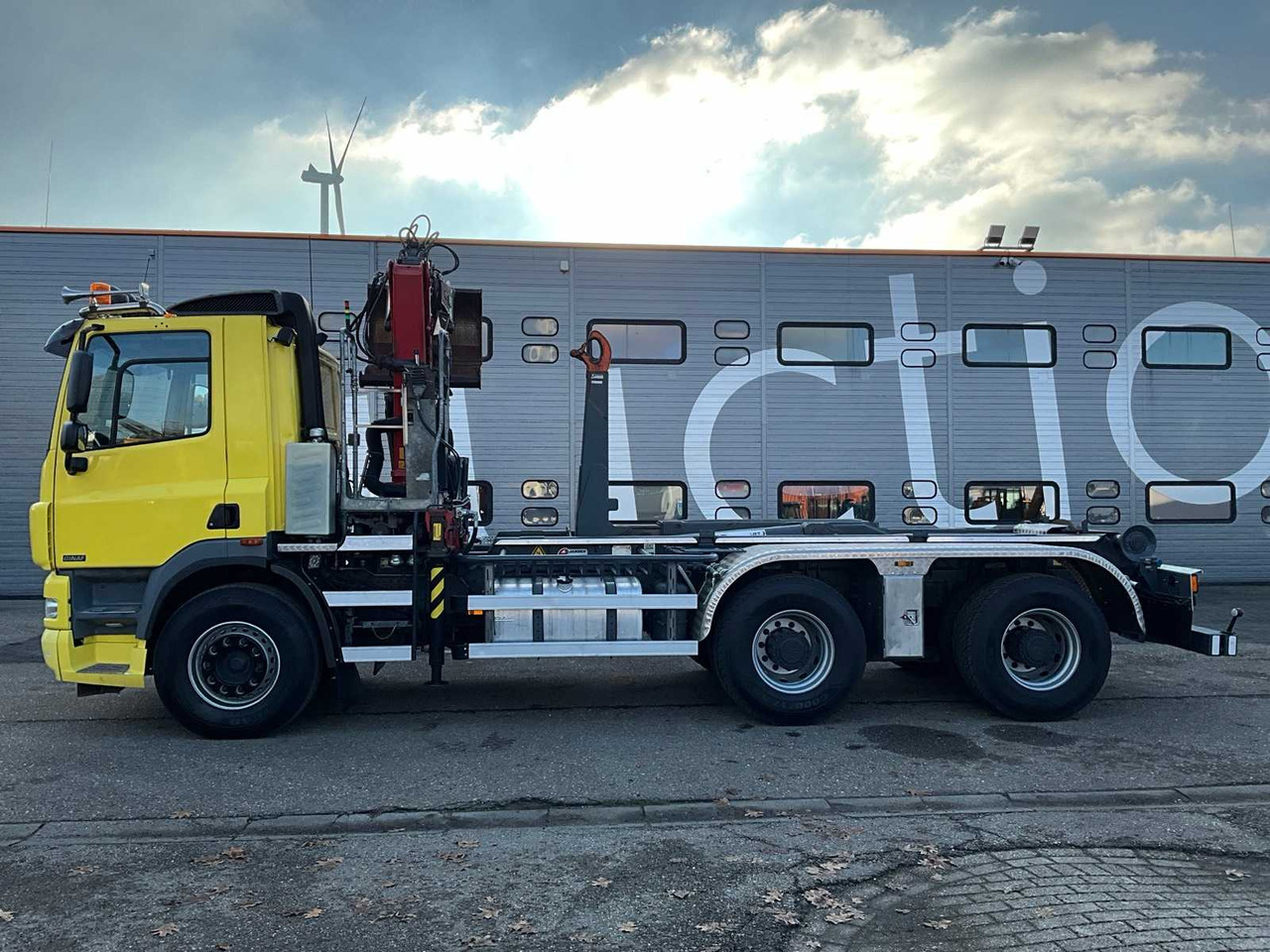 2012 GINAF X3232S 6X4 25T HOOK LIFT + HMF 1643 Z-CRANE TRUCK BZ-VG-55 - Camion: photos 4 2012 GINAF X3232S 6X4 25T HOOK LIFT + HMF 1643 Z-CRANE TRUCK BZ-VG-55 - Camion: photos 4