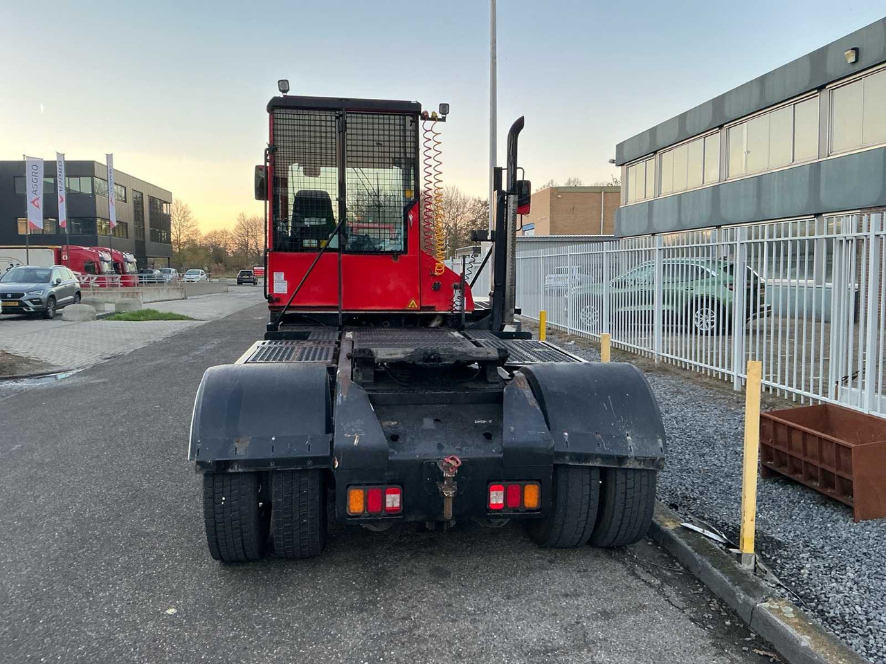 2012 KALMAR TT612D TERMINAL TRUCK - Camion: photos 5 2012 KALMAR TT612D TERMINAL TRUCK - Camion: photos 5