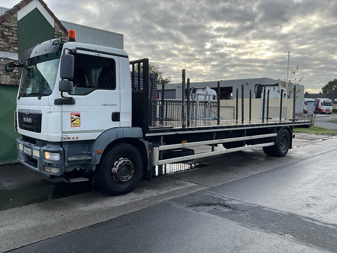 2013 MAN L2007.46.010 TRUCK - Camion: photos 1 2013 MAN L2007.46.010 TRUCK - Camion: photos 1