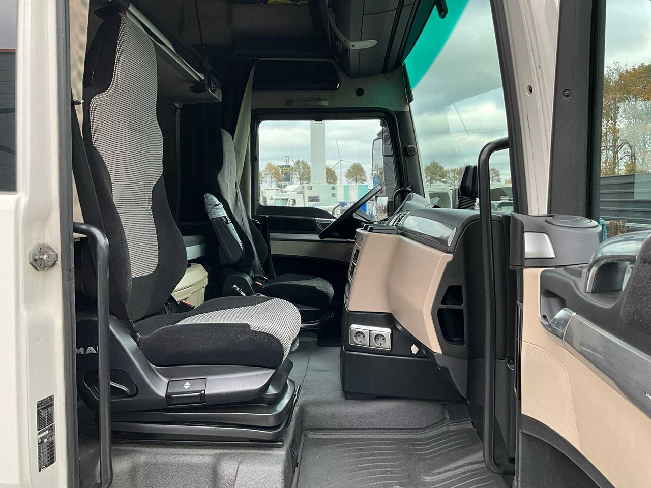 Camion 2018 MAN TGX 18.460 4X2 EURO6 TRUCK: photos 33