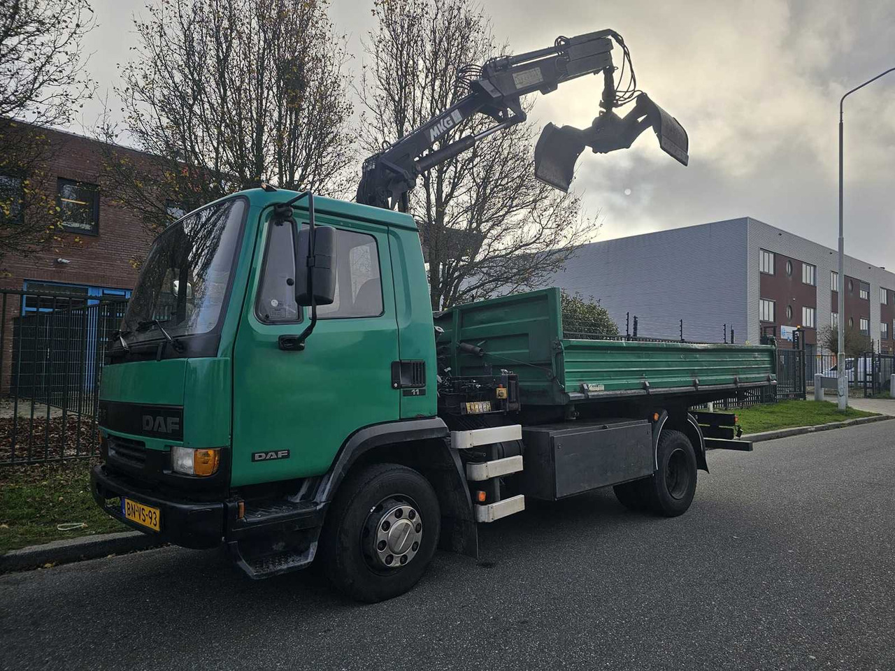 DAF - AE45/150 TI - MET MKG LOADER CRANE WITH ROTARY SQUEEZER AND TIPPER - FIRST OWNER - 131699KM - MOT 8-2026 - Camion: photos 3 DAF - AE45/150 TI - MET MKG LOADER CRANE WITH ROTARY SQUEEZER AND TIPPER - FIRST OWNER - 131699KM - MOT 8-2026 - Camion: photos 3