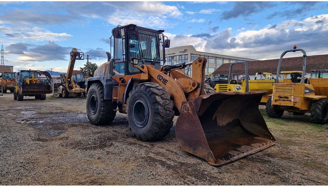 Case 621E - Chargeuse sur pneus: photos 1 Case 621E - Chargeuse sur pneus: photos 1