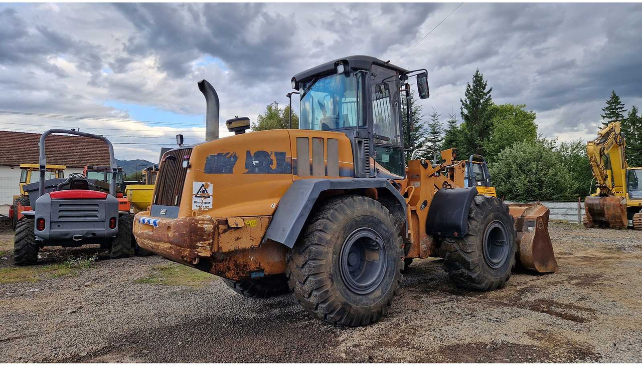 Case 621E - Chargeuse sur pneus: photos 3 Case 621E - Chargeuse sur pneus: photos 3