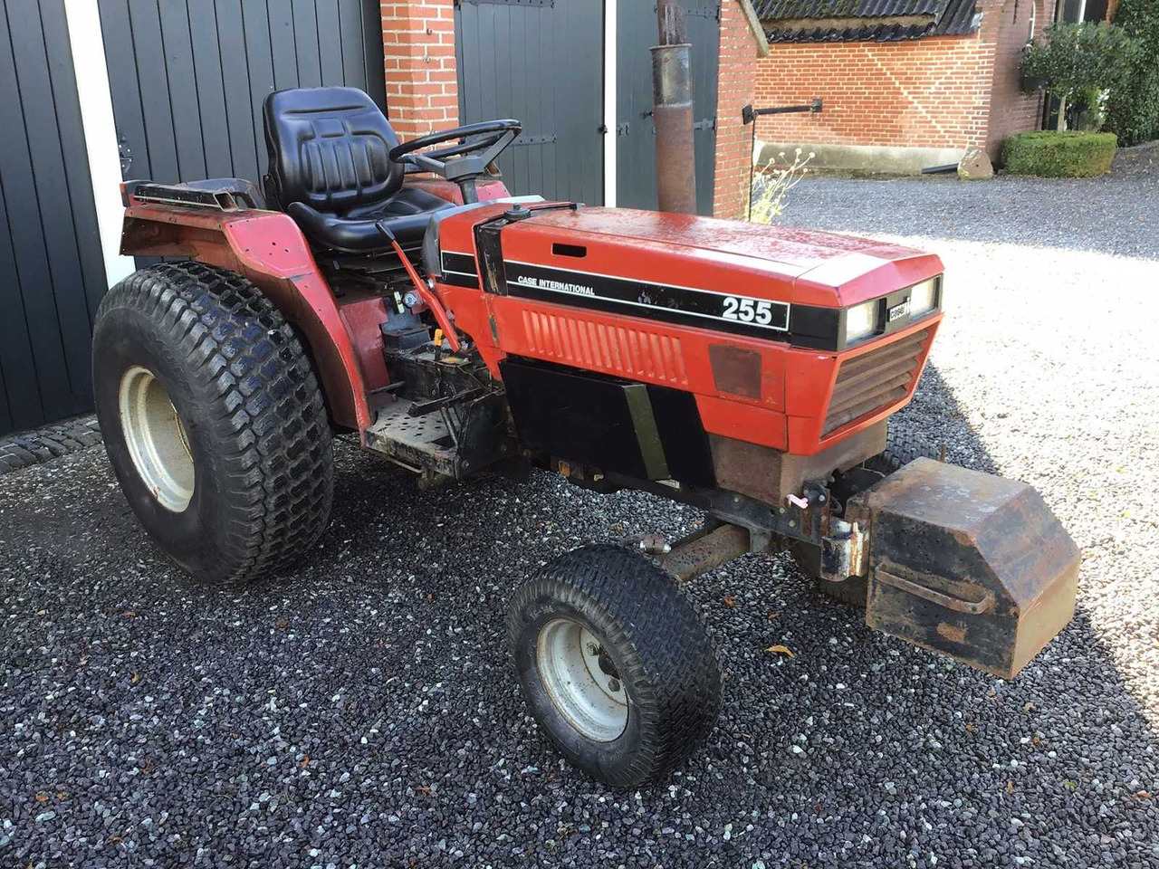 Case IH 255 - Micro tracteur: photos 3 Case IH 255 - Micro tracteur: photos 3