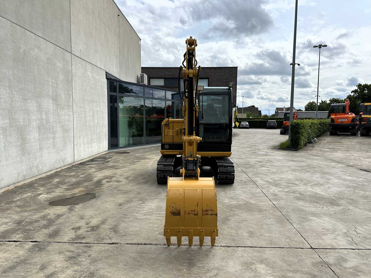 Caterpillar 305.5E2 - Pelle sur chenille: photos 2 Caterpillar 305.5E2 - Pelle sur chenille: photos 2