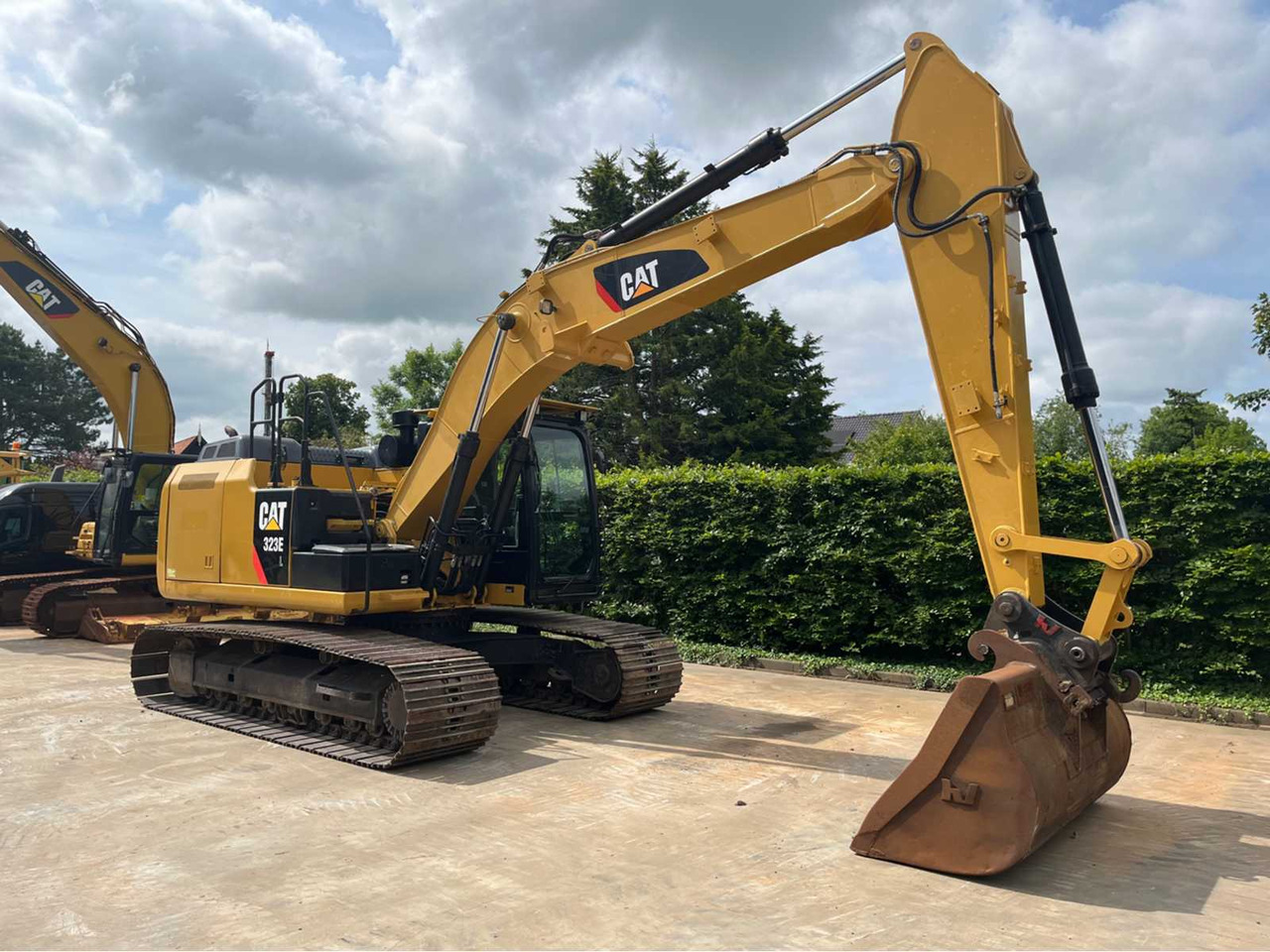 Caterpillar 323E L - Pelle sur chenille: photos 2 Caterpillar 323E L - Pelle sur chenille: photos 2