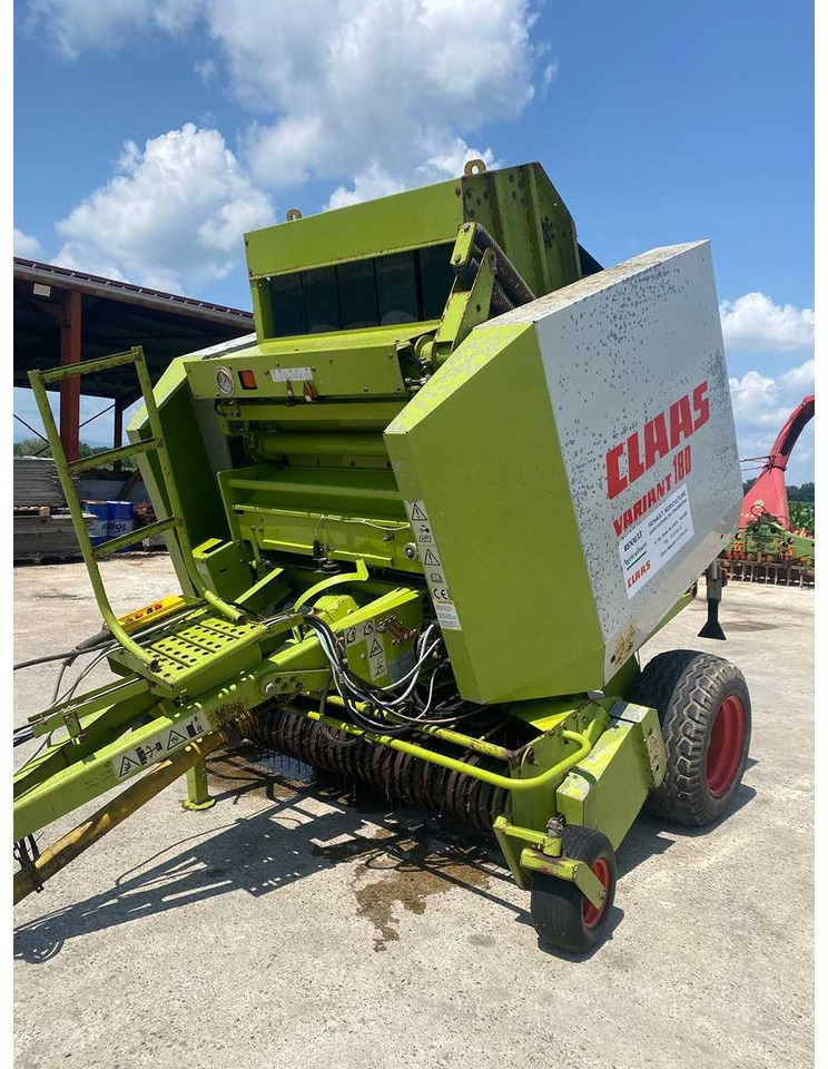 Claas VARIANT 180 - Presse à balles rondes: photos 2 Claas VARIANT 180 - Presse à balles rondes: photos 2