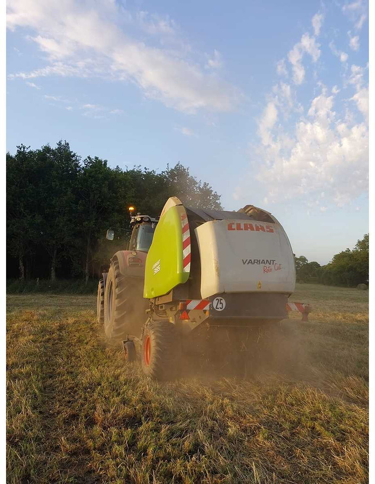 Claas VARIANT 385 - Presse à balles rondes: photos 1 Claas VARIANT 385 - Presse à balles rondes: photos 1