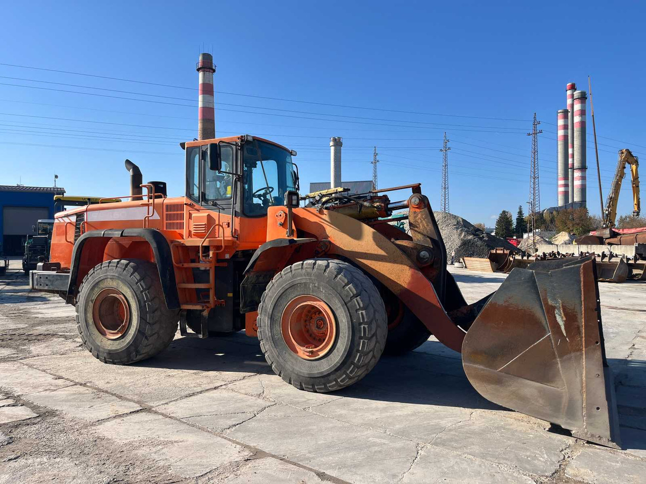 DOOSAN - DL450 - WHEEL LOADER - Chargeuse sur pneus: photos 4 DOOSAN - DL450 - WHEEL LOADER - Chargeuse sur pneus: photos 4