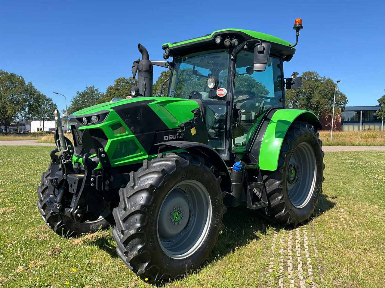 Deutz-fahr 6125 C TTV - Tracteur agricole: photos 1 Deutz-fahr 6125 C TTV - Tracteur agricole: photos 1