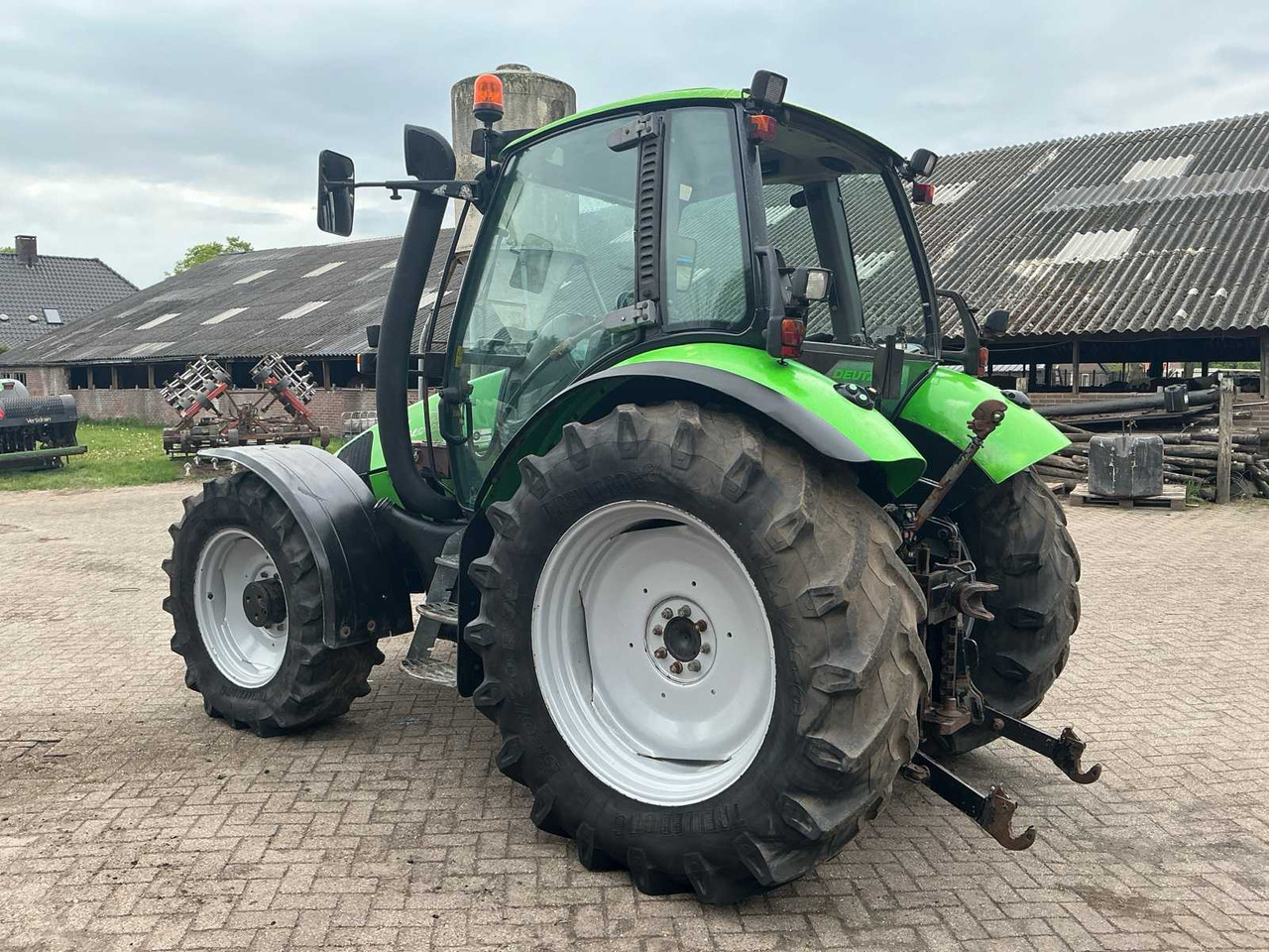 Deutz-fahr Agrotron 100 - Tracteur agricole: photos 3 Deutz-fahr Agrotron 100 - Tracteur agricole: photos 3