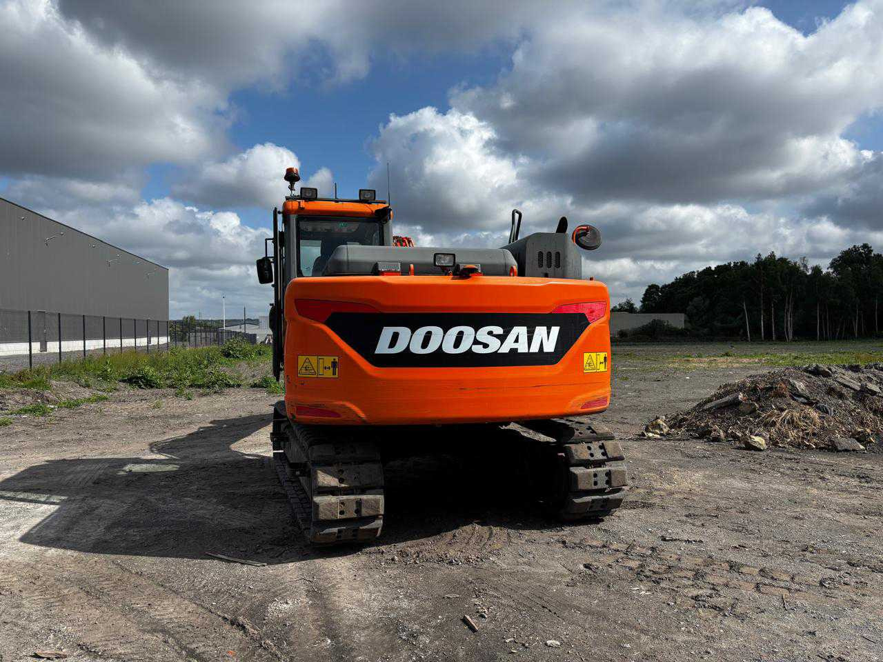 Doosan DX140 LC-5 - Pelle sur chenille: photos 3 Doosan DX140 LC-5 - Pelle sur chenille: photos 3