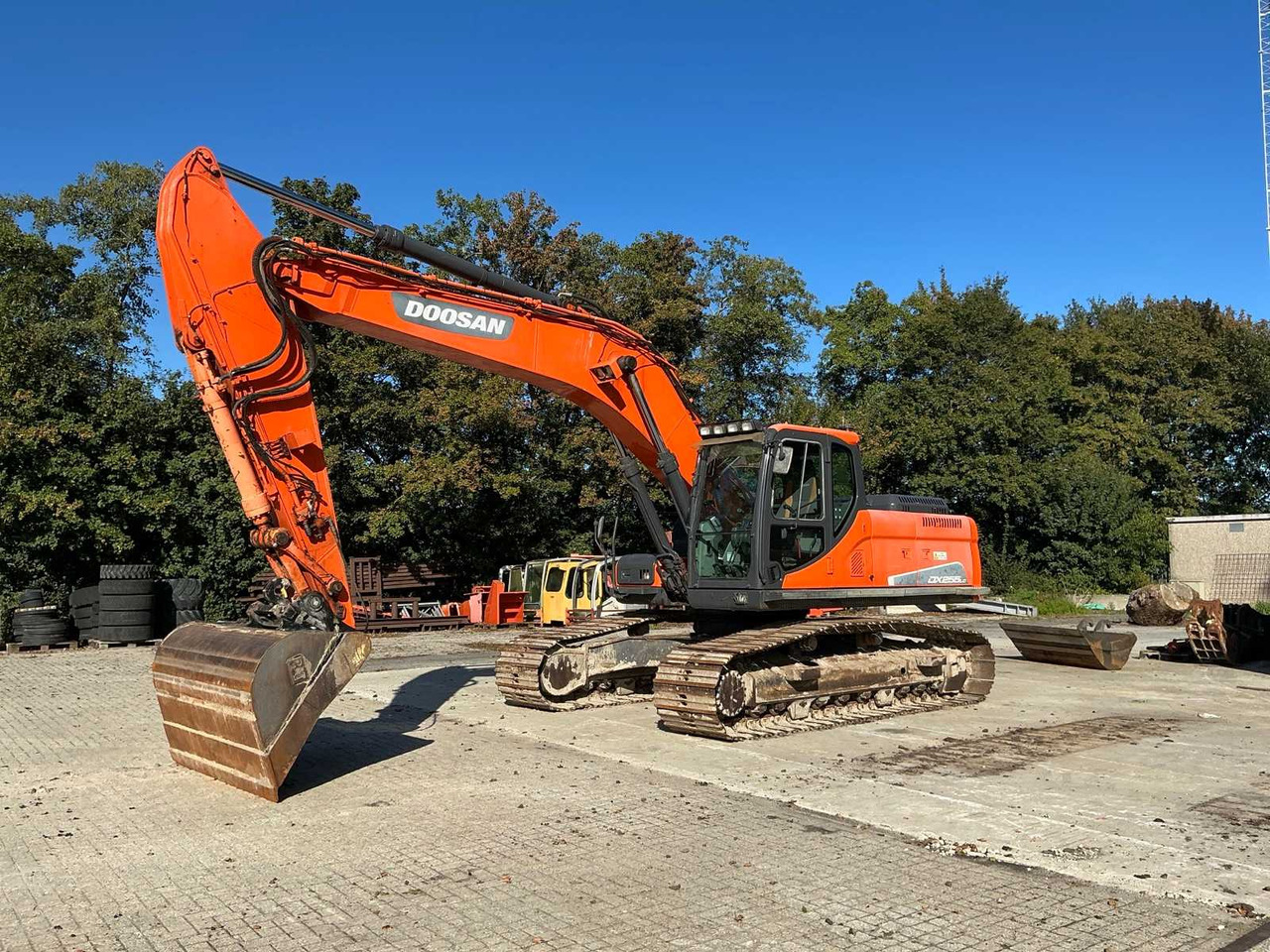 Doosan DX255LC - Pelle sur chenille: photos 1 Doosan DX255LC - Pelle sur chenille: photos 1