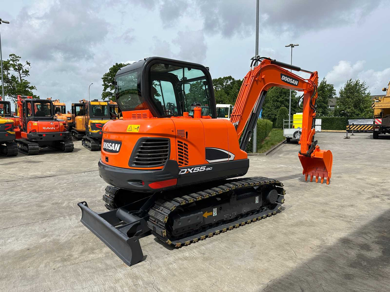 Doosan DX55-9C - Pelle sur chenille: photos 4 Doosan DX55-9C - Pelle sur chenille: photos 4