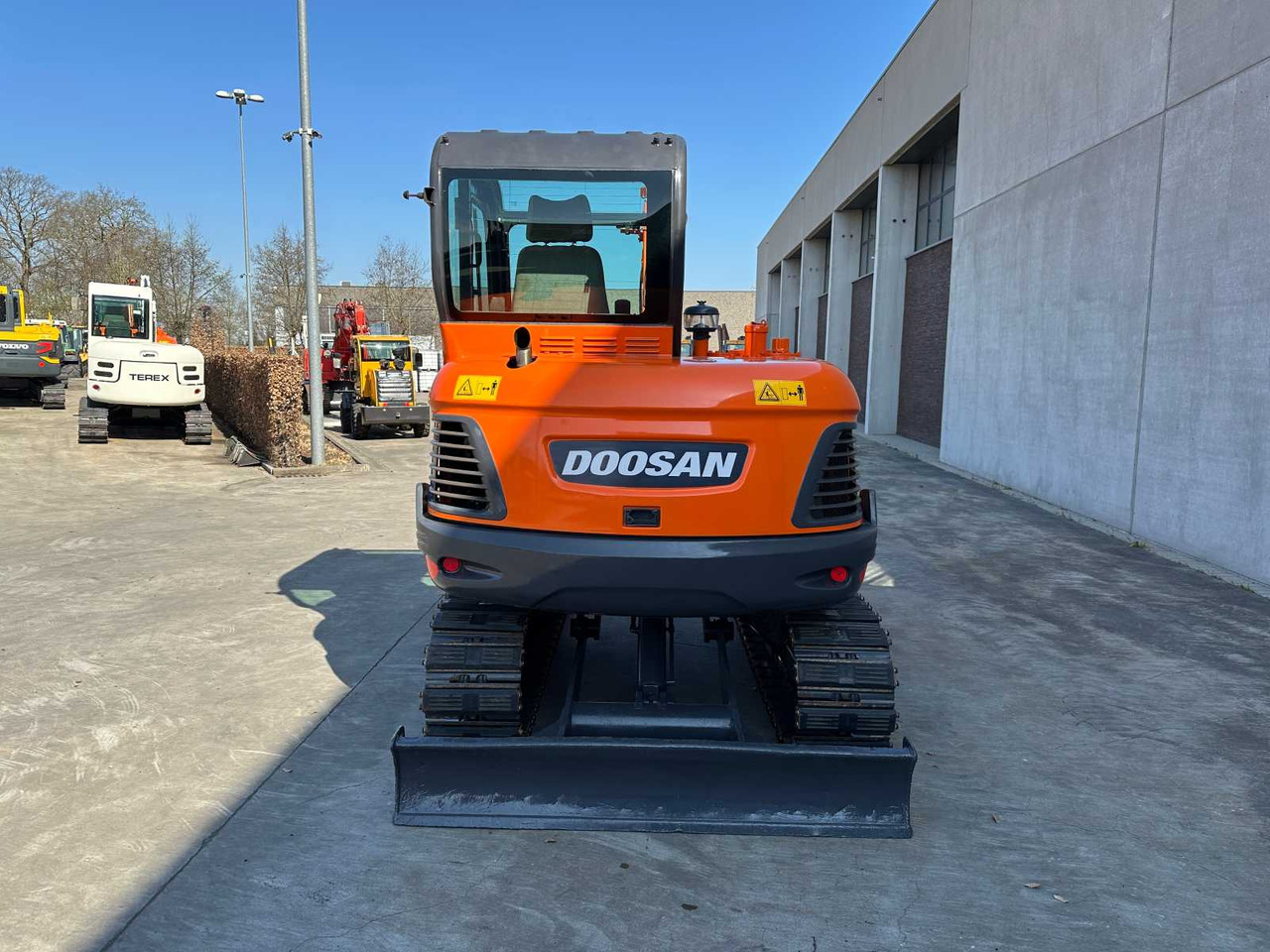 Doosan DX55-9C - Pelle sur chenille: photos 5 Doosan DX55-9C - Pelle sur chenille: photos 5