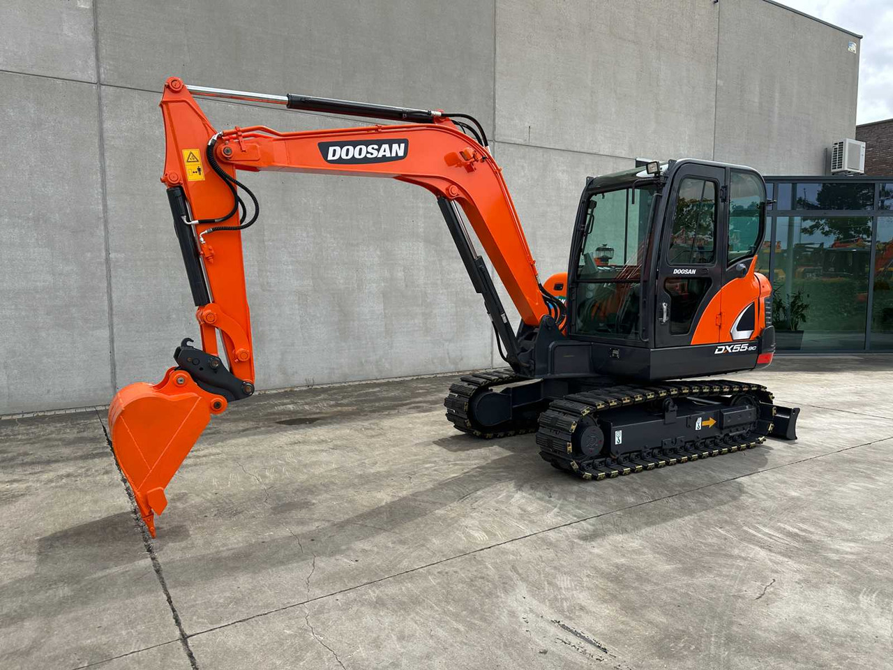 Doosan DX55-9C - Pelle sur chenille: photos 1 Doosan DX55-9C - Pelle sur chenille: photos 1