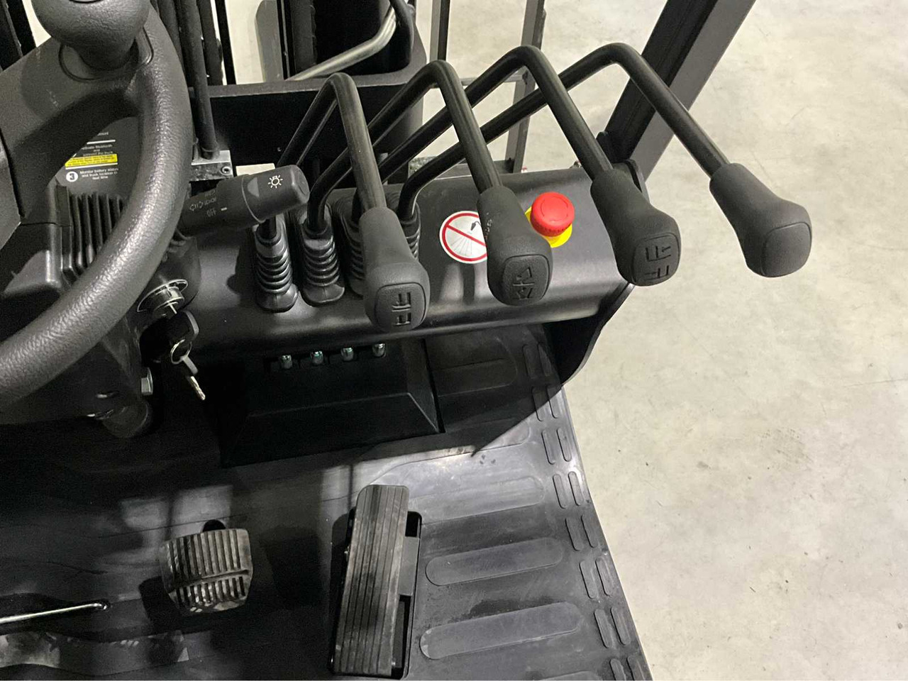 Chariot élévateur EP - 2025 - EFS 151 - FORKLIFT TRUCK: photos 19 Chariot élévateur EP - 2025 - EFS 151 - FORKLIFT TRUCK: photos 19