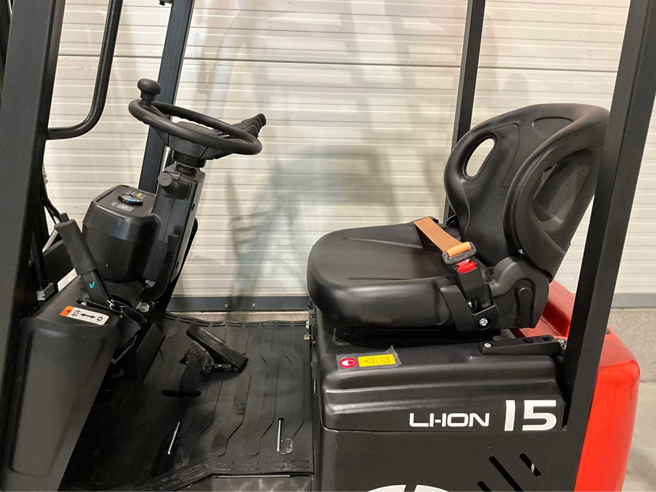 Chariot élévateur EP - 2025 - EFS 151 - FORKLIFT TRUCK: photos 13 Chariot élévateur EP - 2025 - EFS 151 - FORKLIFT TRUCK: photos 13