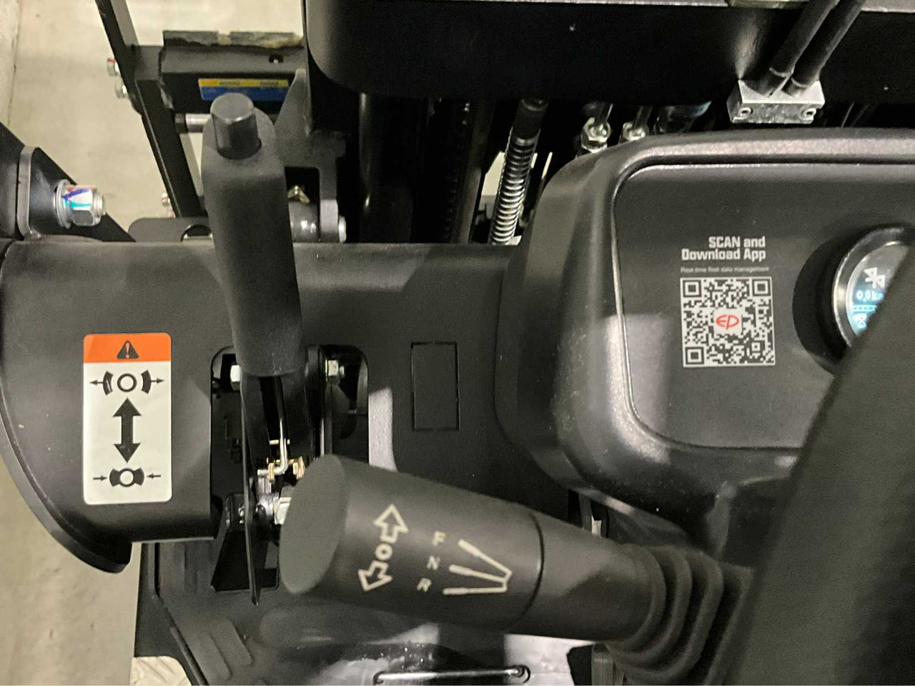 Chariot élévateur EP - 2025 - EFS 151 - FORKLIFT TRUCK: photos 18 Chariot élévateur EP - 2025 - EFS 151 - FORKLIFT TRUCK: photos 18