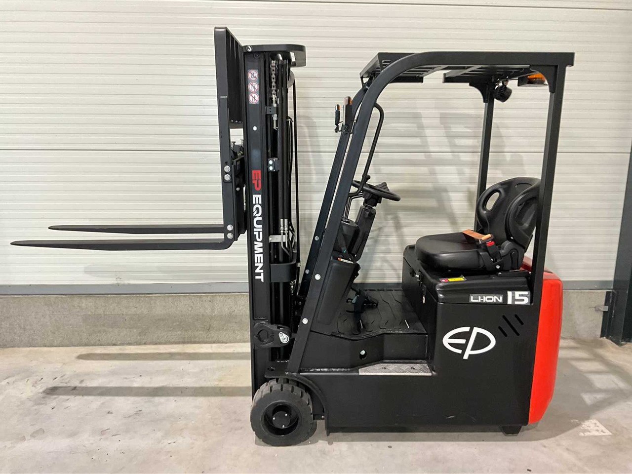 Chariot élévateur EP - 2025 - EFS 151 - FORKLIFT TRUCK: photos 9 Chariot élévateur EP - 2025 - EFS 151 - FORKLIFT TRUCK: photos 9