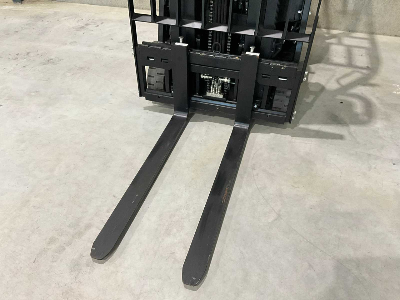 Chariot élévateur EP - 2025 - EFS 151 - FORKLIFT TRUCK: photos 12 Chariot élévateur EP - 2025 - EFS 151 - FORKLIFT TRUCK: photos 12