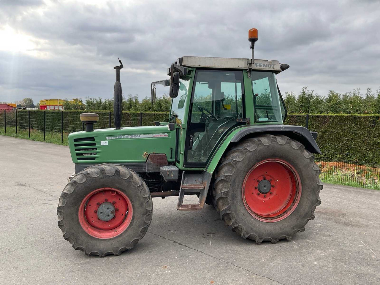 Fendt Farmer 309 - Tracteur agricole: photos 3 Fendt Farmer 309 - Tracteur agricole: photos 3