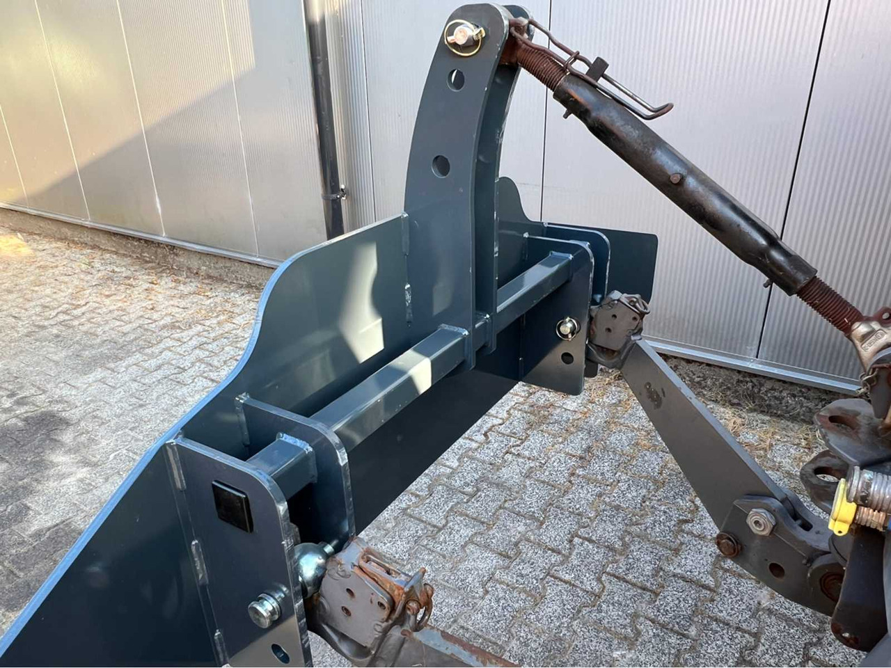 Fendt veiligheidsbumper - frontbumper - Chargeur frontal pour tracteur: photos 2 Fendt veiligheidsbumper - frontbumper - Chargeur frontal pour tracteur: photos 2