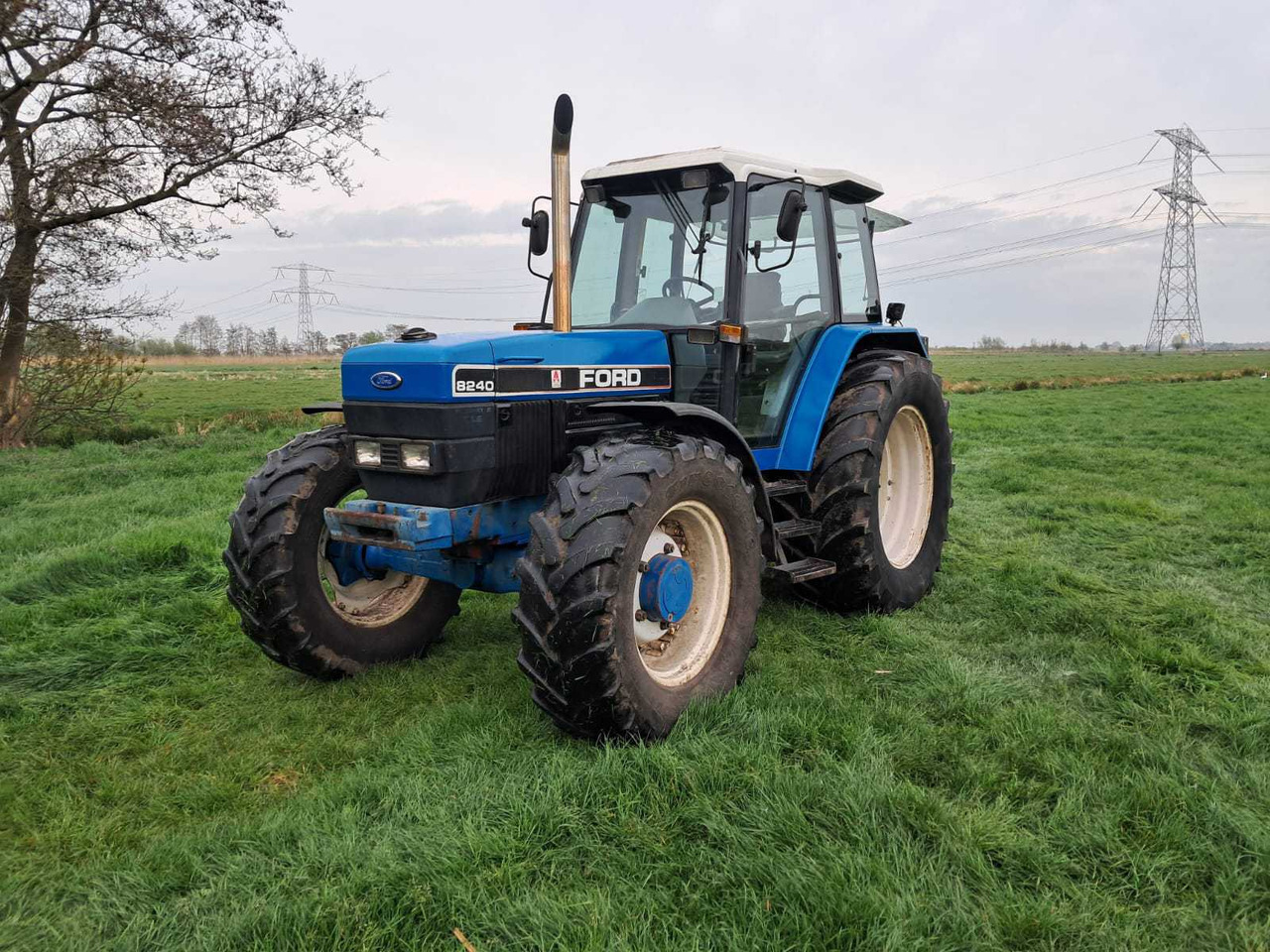Ford - Tracteur agricole: photos 1 Ford - Tracteur agricole: photos 1